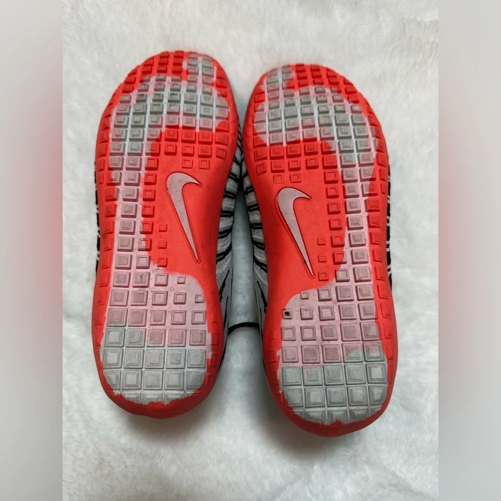 Nike Black and White Knit Sneakers with Red Soles